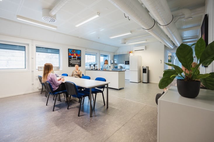 0031_ADAPTEO_EASTMAN_OULU_241020_WEB_TIAINEN_JOEL_INSPIROIVA_CREATIVE