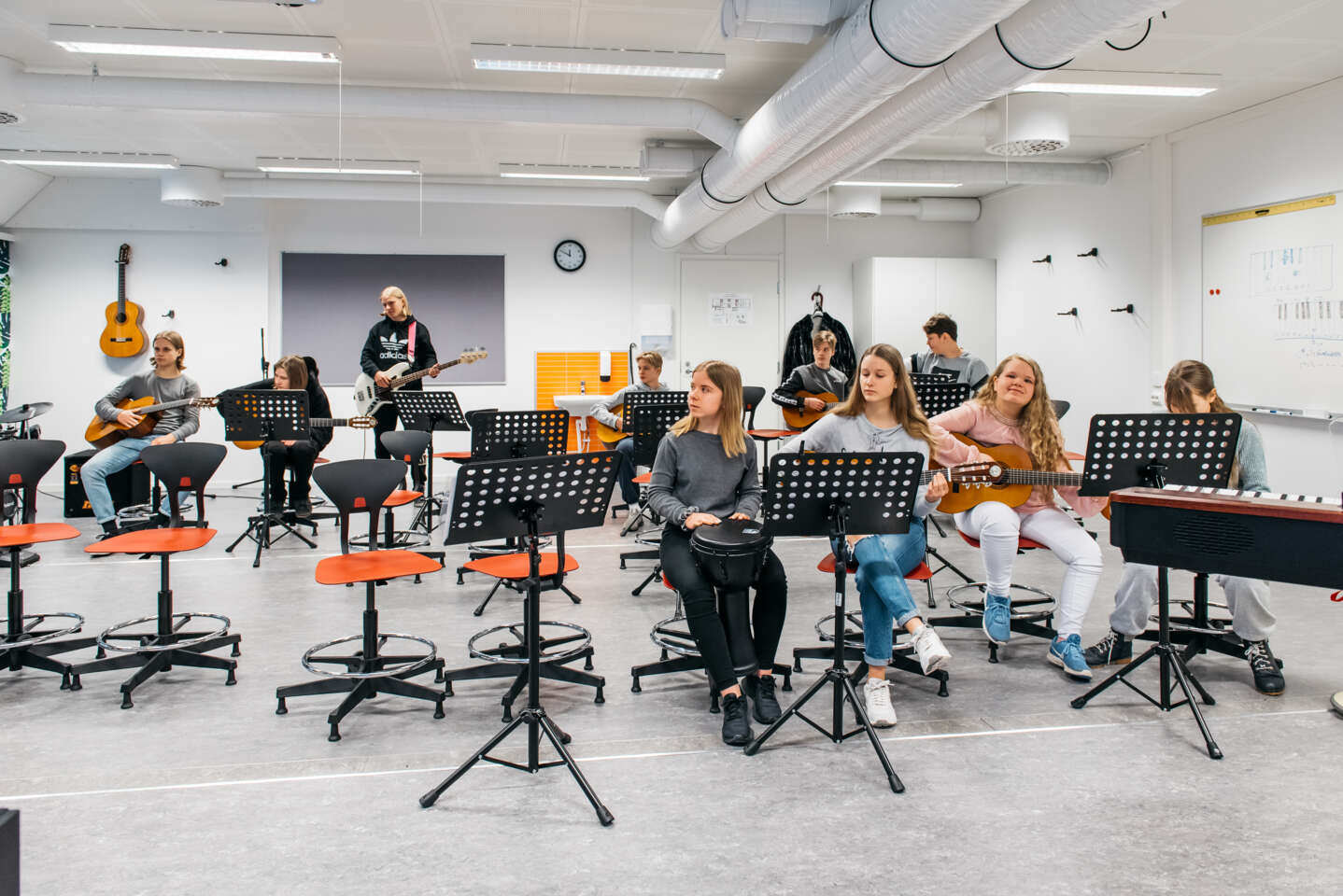 Ahmon koulu Siilinjärvi musiikinluokka